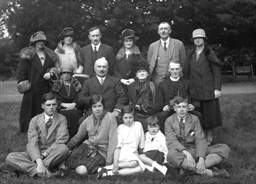 Family group, dated 13.10.1926.# 