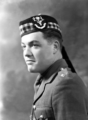 Lt Murray Grant, Seaforth Highlanders. See also ref nos: 42529 and 42852. 