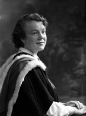 Miss Margaret Munro. Became the holder of several national swimming titles and later emigrated to Australia. See also 38323a/b. 