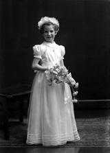 Chisholm - Leckie bridal, bridesmaid.