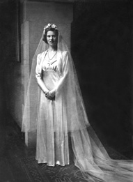 Dawn Ritchie bridal, in the Main Hall at Ardlarach House in Tain. She married Norwegian Eric Prydz and went to live in Norway.