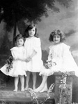 Sisters Muriel, May and Sibell Fraser c1902. Fraser-Watts Collection.