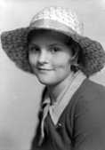 Margaret Sibbald, aged 14 in 1935. Submitted by Robert A. Paterson. (AP/H-0276)