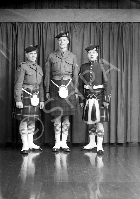 Unidentified soldiers trio, Fort George, Seaforth Highlanders. #
