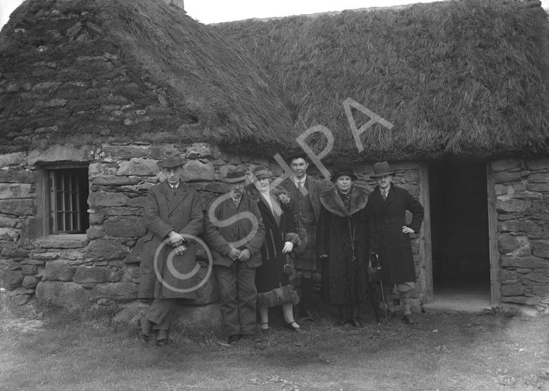 The King's Stables, Culloden c.1927, with a tourist group posing outside.* 