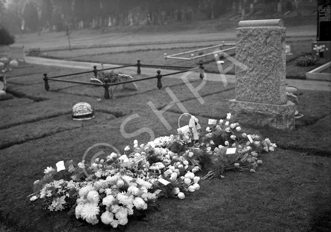 Tomnahurich cemetery. Floral tributes.*