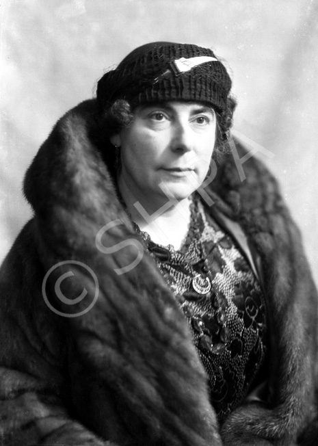 Older woman portrait, also in 30405a/b. May 1935. # 