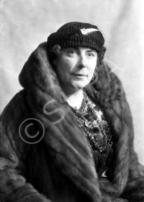 Older woman portrait, also in 30405a/b. May 1935. # 