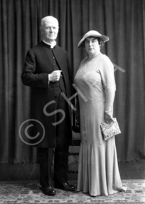 Couple, woman also in 30399a. May 1935. #