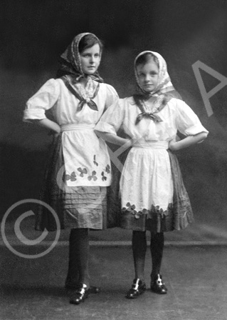 E. Sibell Fraser and her sister May Fraser in Irish dance costume. Fraser-Watts Collection.