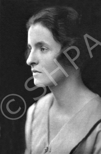 Mary Millicent (May) Fraser, daughter of Alexander and Isabella Fraser of Westwood, Inverness, c1925. (AP/H-0263) Fraser-Watts Collection.
